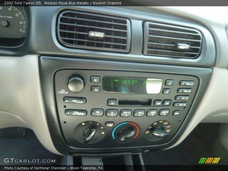 Medium Royal Blue Metallic / Medium Graphite 2002 Ford Taurus SES