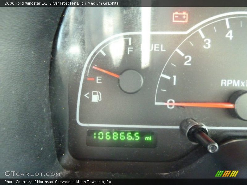 Silver Frost Metallic / Medium Graphite 2000 Ford Windstar LX