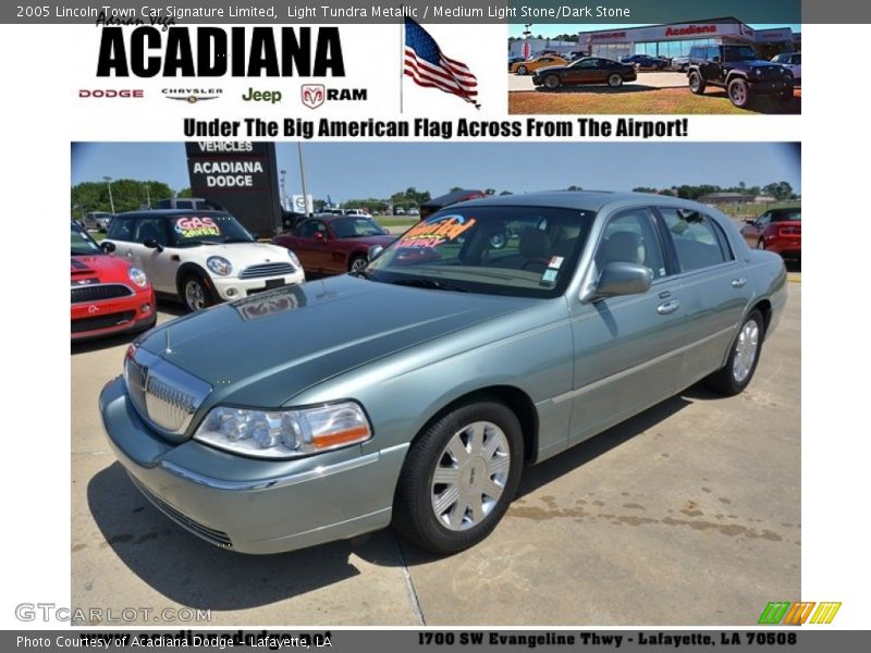 Light Tundra Metallic / Medium Light Stone/Dark Stone 2005 Lincoln Town Car Signature Limited