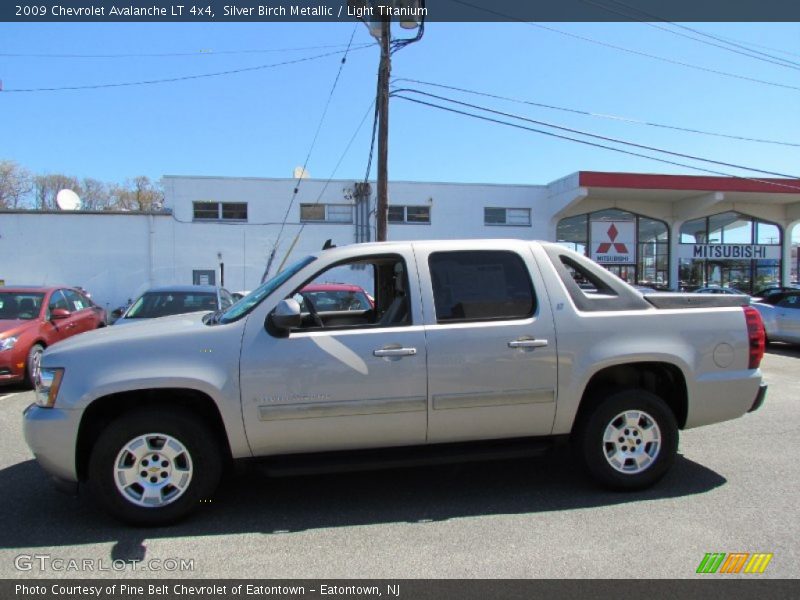 Silver Birch Metallic / Light Titanium 2009 Chevrolet Avalanche LT 4x4