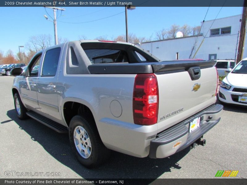 Silver Birch Metallic / Light Titanium 2009 Chevrolet Avalanche LT 4x4