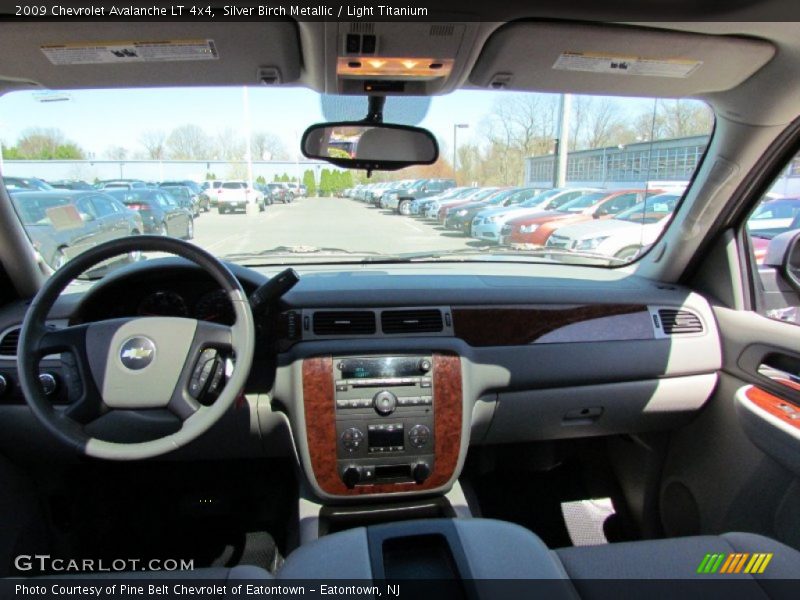 Silver Birch Metallic / Light Titanium 2009 Chevrolet Avalanche LT 4x4