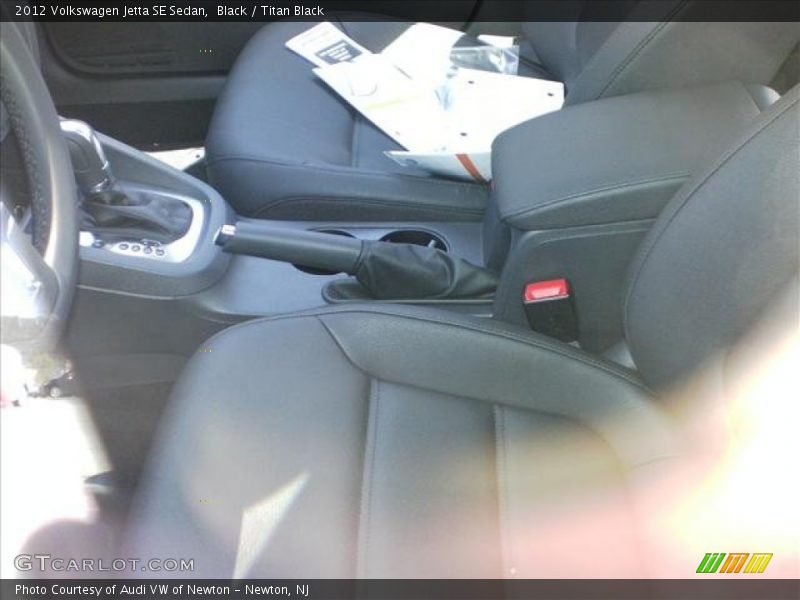 Black / Titan Black 2012 Volkswagen Jetta SE Sedan