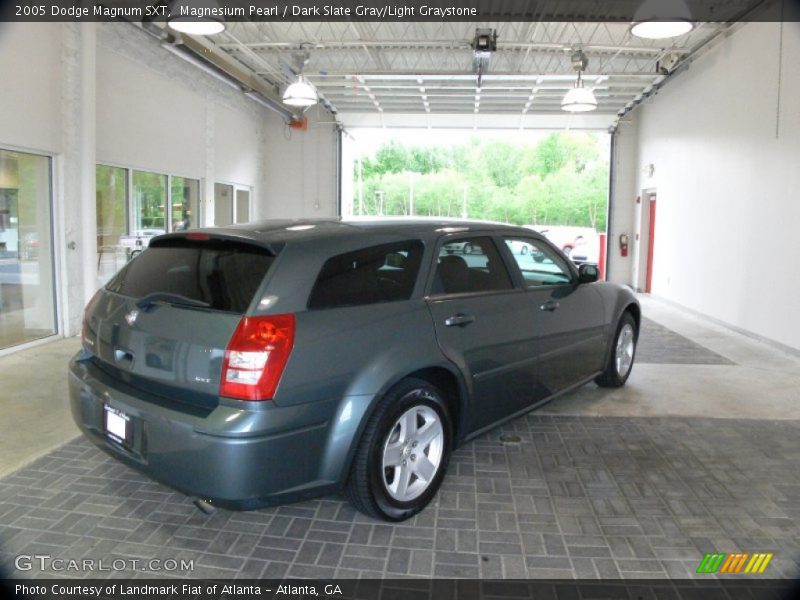 Magnesium Pearl / Dark Slate Gray/Light Graystone 2005 Dodge Magnum SXT