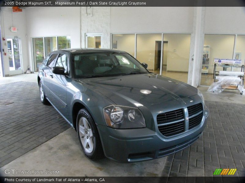 Magnesium Pearl / Dark Slate Gray/Light Graystone 2005 Dodge Magnum SXT