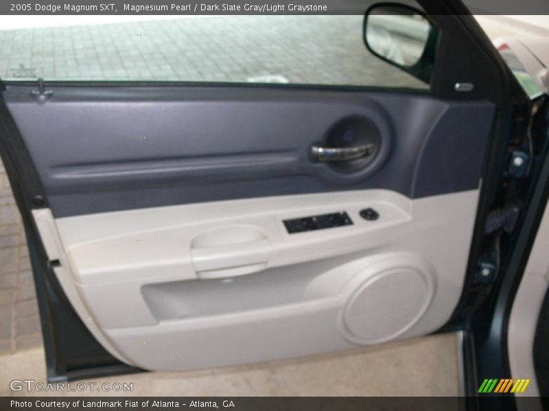 Magnesium Pearl / Dark Slate Gray/Light Graystone 2005 Dodge Magnum SXT