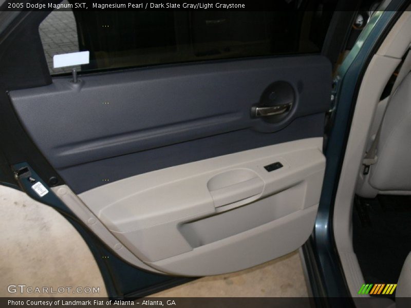Magnesium Pearl / Dark Slate Gray/Light Graystone 2005 Dodge Magnum SXT