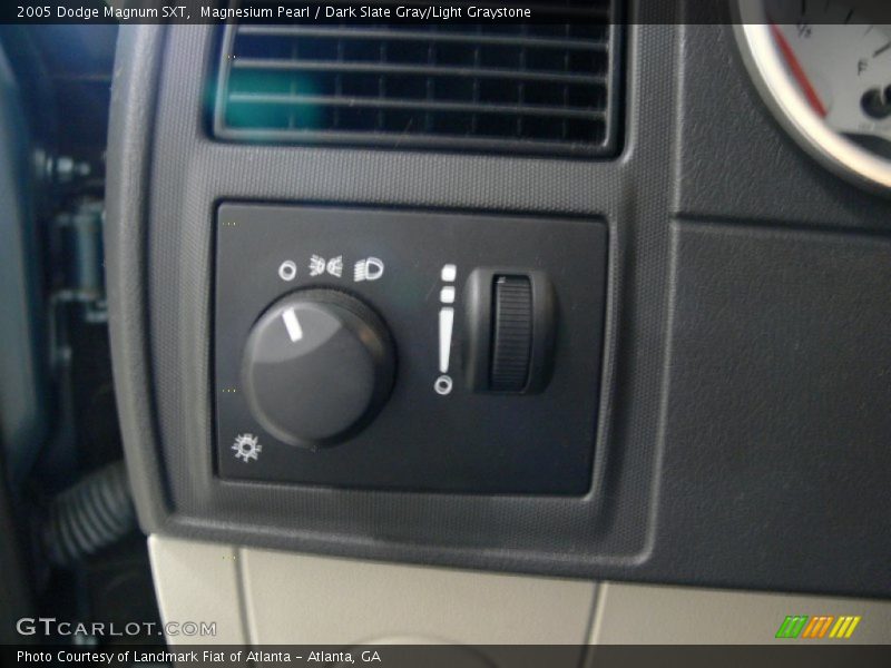 Magnesium Pearl / Dark Slate Gray/Light Graystone 2005 Dodge Magnum SXT