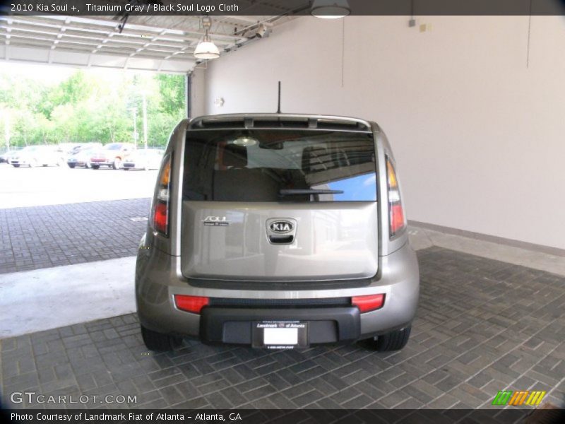 Titanium Gray / Black Soul Logo Cloth 2010 Kia Soul +