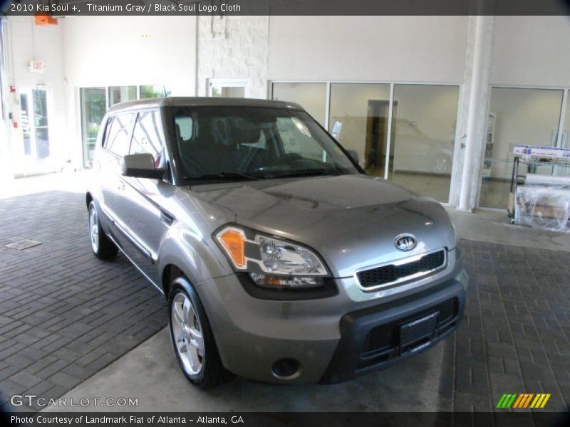 Titanium Gray / Black Soul Logo Cloth 2010 Kia Soul +