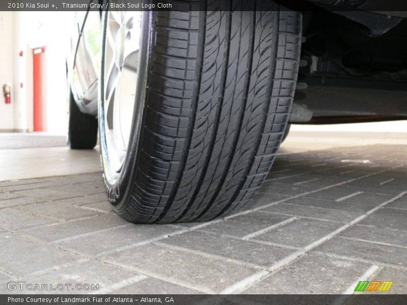 Titanium Gray / Black Soul Logo Cloth 2010 Kia Soul +