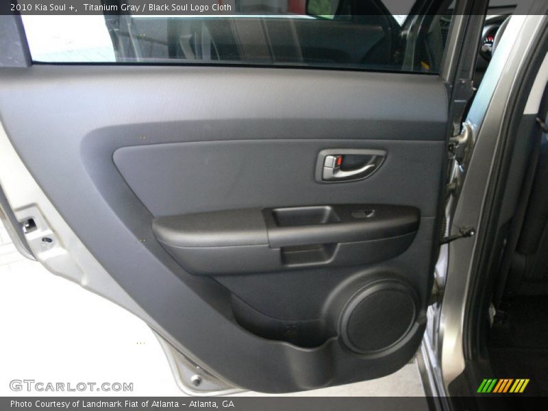 Titanium Gray / Black Soul Logo Cloth 2010 Kia Soul +