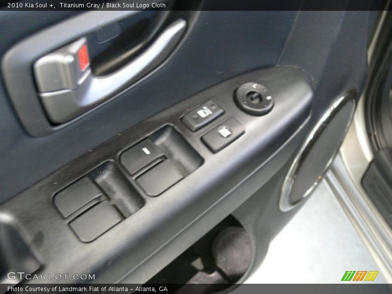 Titanium Gray / Black Soul Logo Cloth 2010 Kia Soul +