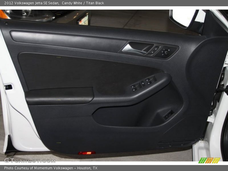 Candy White / Titan Black 2012 Volkswagen Jetta SE Sedan