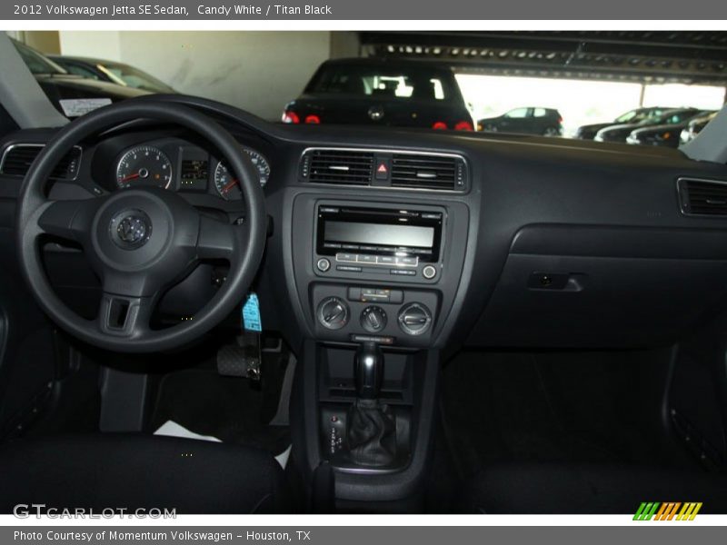 Candy White / Titan Black 2012 Volkswagen Jetta SE Sedan