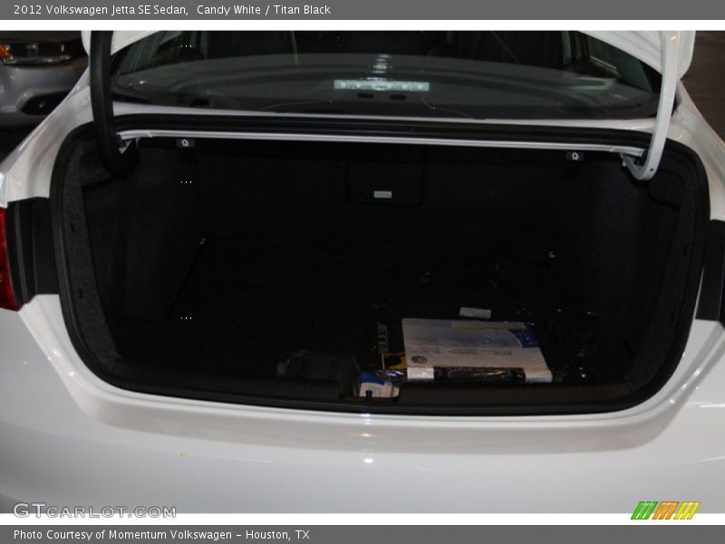 Candy White / Titan Black 2012 Volkswagen Jetta SE Sedan