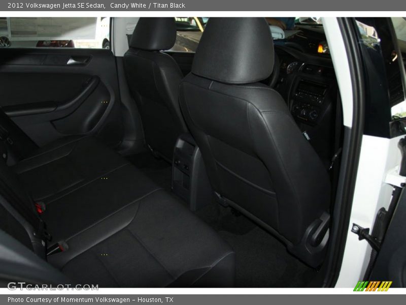 Candy White / Titan Black 2012 Volkswagen Jetta SE Sedan