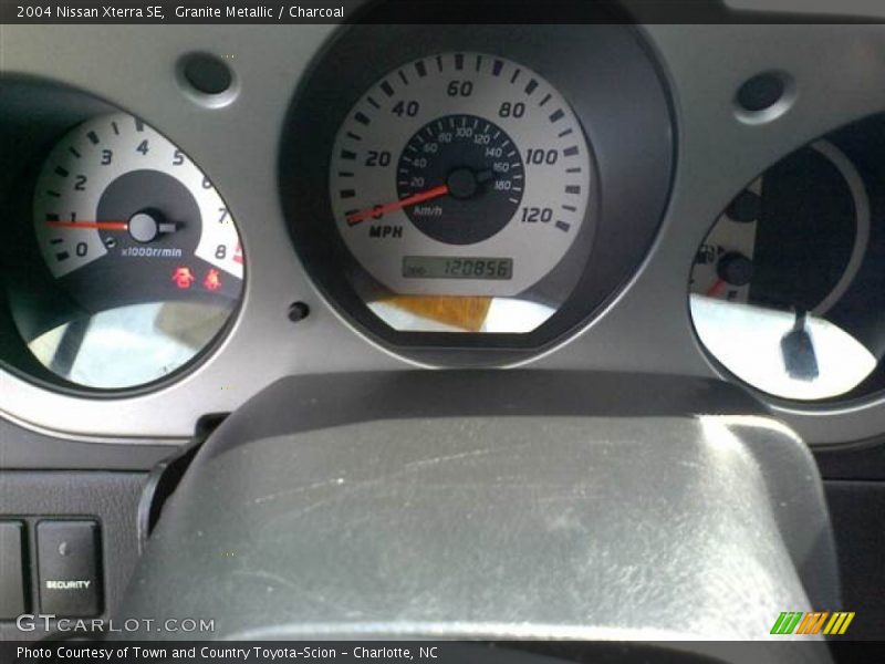 Granite Metallic / Charcoal 2004 Nissan Xterra SE