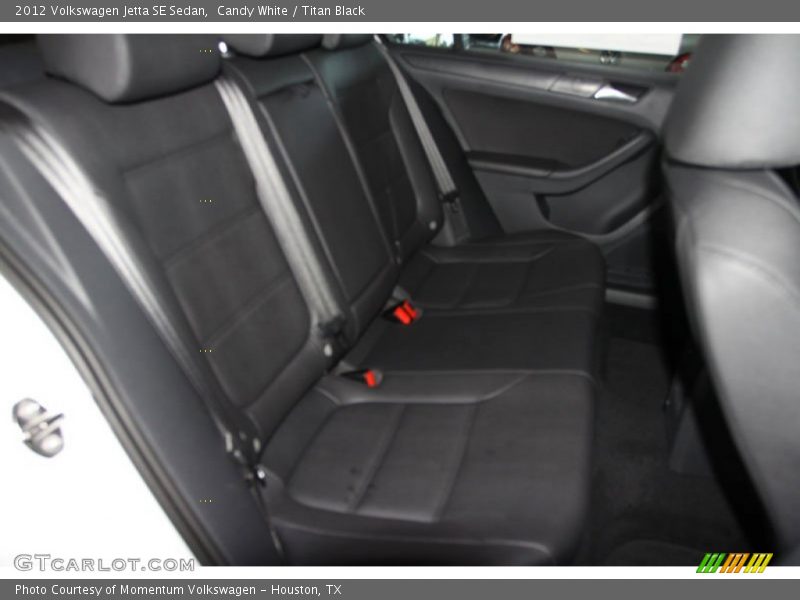 Candy White / Titan Black 2012 Volkswagen Jetta SE Sedan