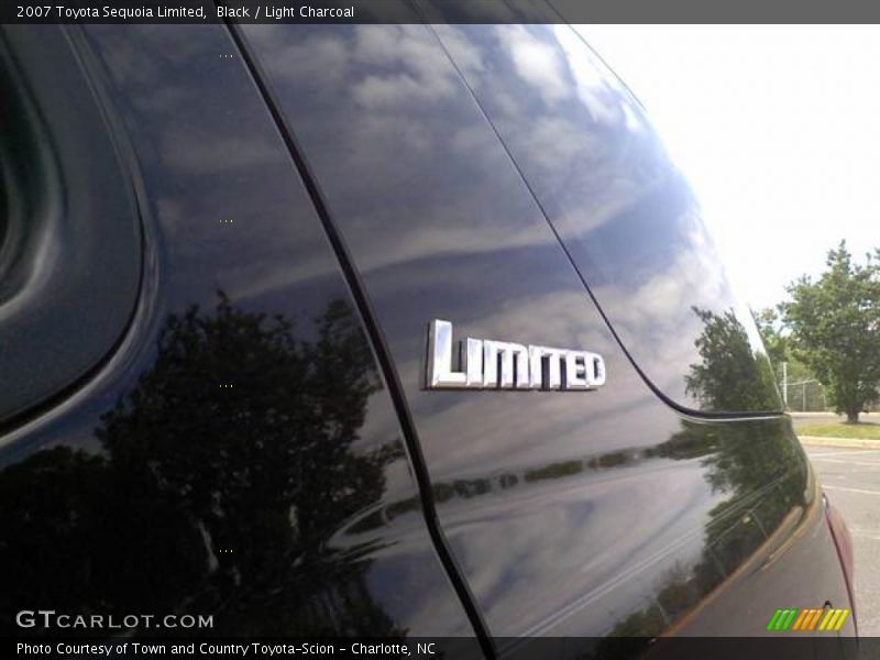 Black / Light Charcoal 2007 Toyota Sequoia Limited