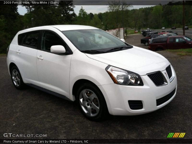 Ultra White / Ebony 2009 Pontiac Vibe