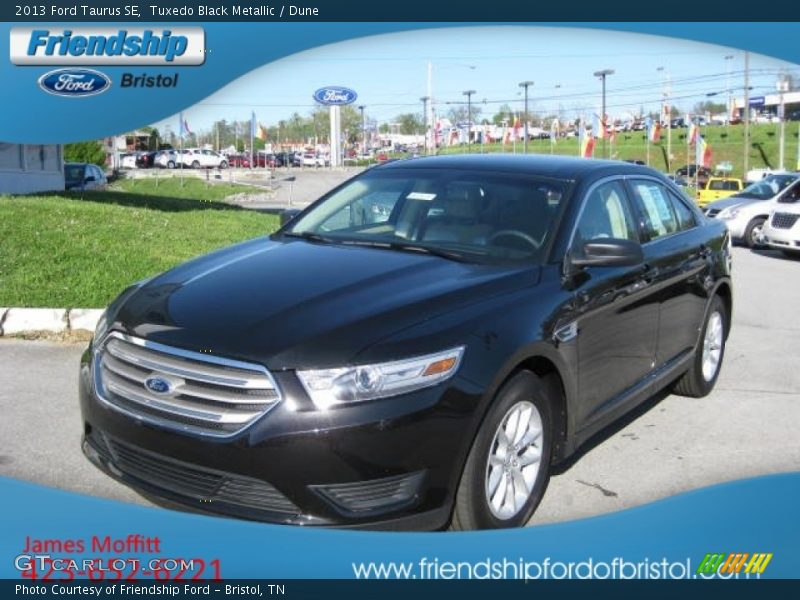 Tuxedo Black Metallic / Dune 2013 Ford Taurus SE