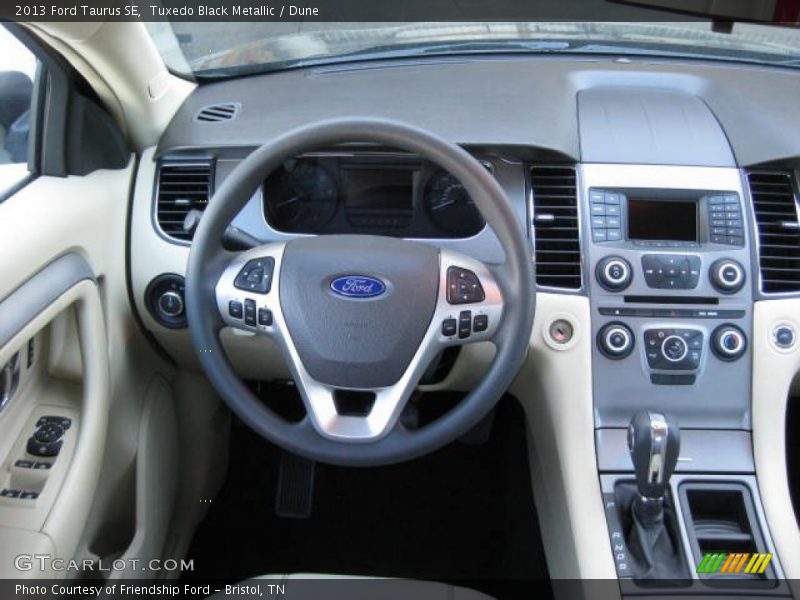 Tuxedo Black Metallic / Dune 2013 Ford Taurus SE