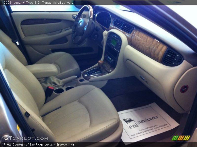 Topaz Metallic / Ivory 2005 Jaguar X-Type 3.0