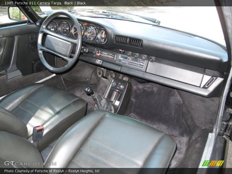 Dashboard of 1985 911 Carrera Targa