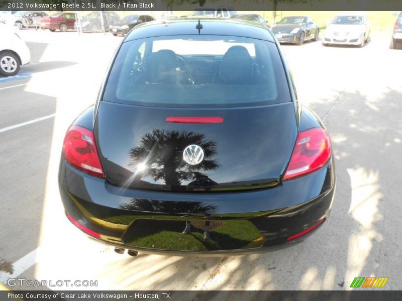 Black / Titan Black 2012 Volkswagen Beetle 2.5L