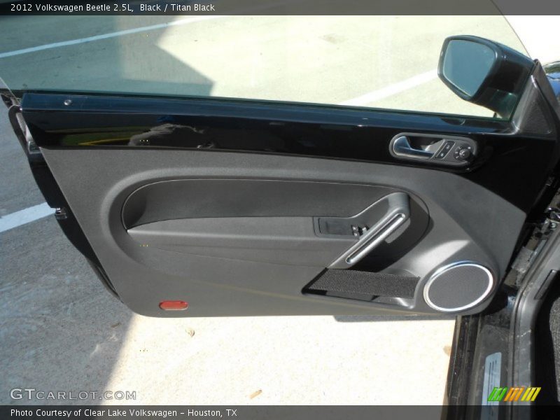 Black / Titan Black 2012 Volkswagen Beetle 2.5L
