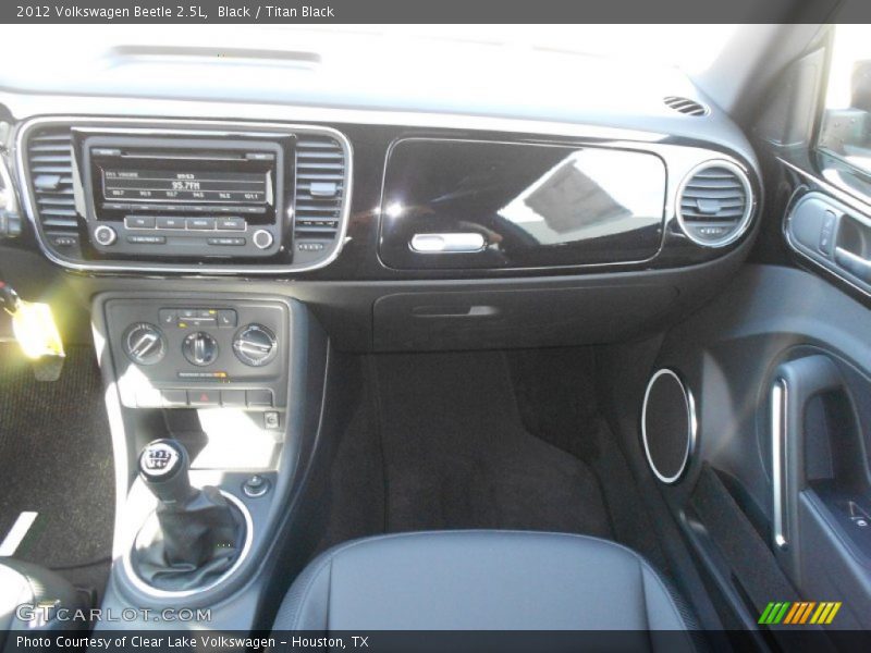 Black / Titan Black 2012 Volkswagen Beetle 2.5L
