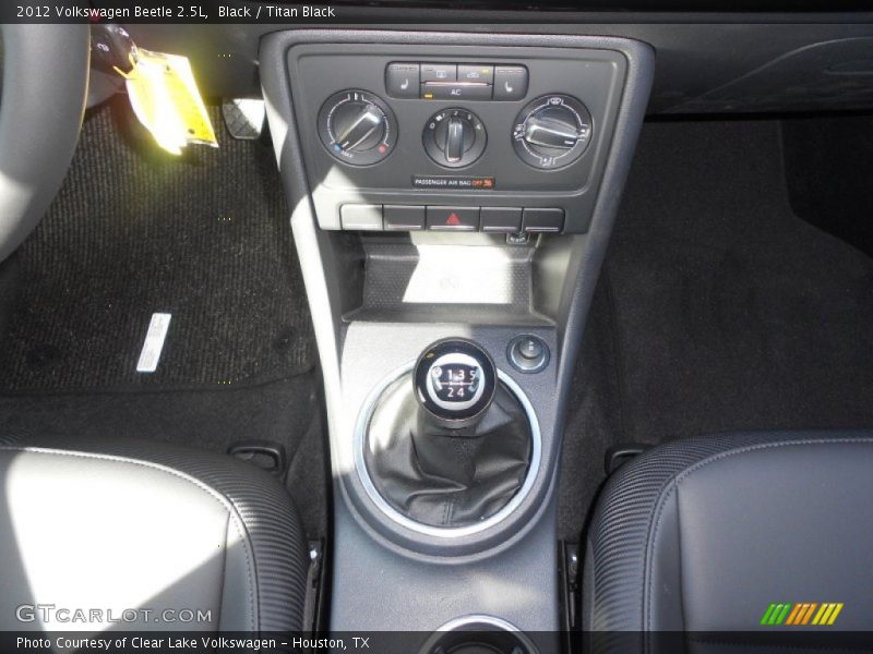 Black / Titan Black 2012 Volkswagen Beetle 2.5L