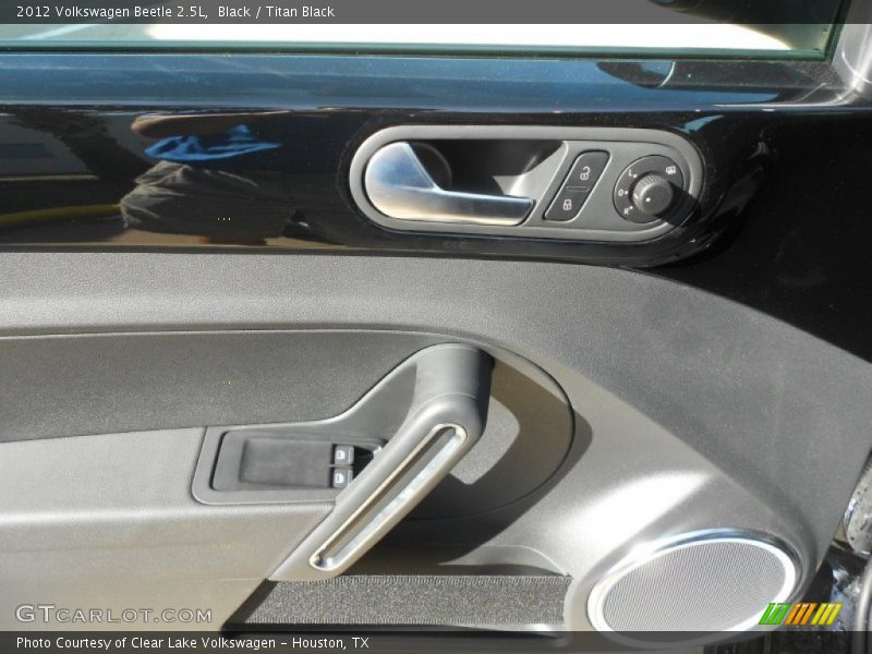 Black / Titan Black 2012 Volkswagen Beetle 2.5L