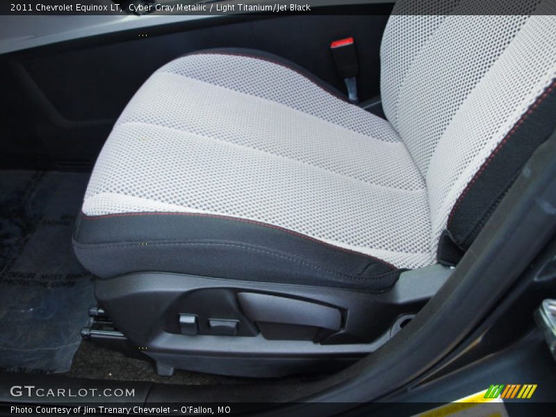 Cyber Gray Metallic / Light Titanium/Jet Black 2011 Chevrolet Equinox LT