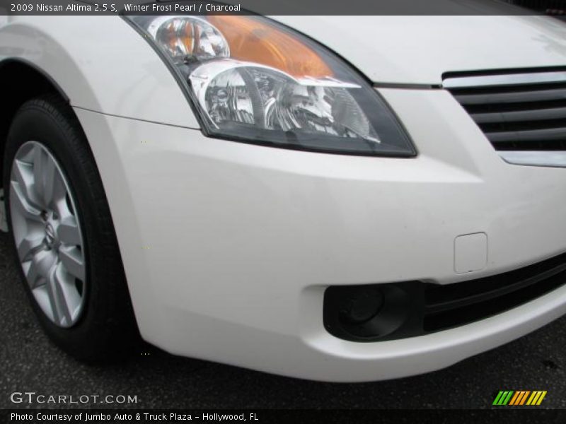 Winter Frost Pearl / Charcoal 2009 Nissan Altima 2.5 S