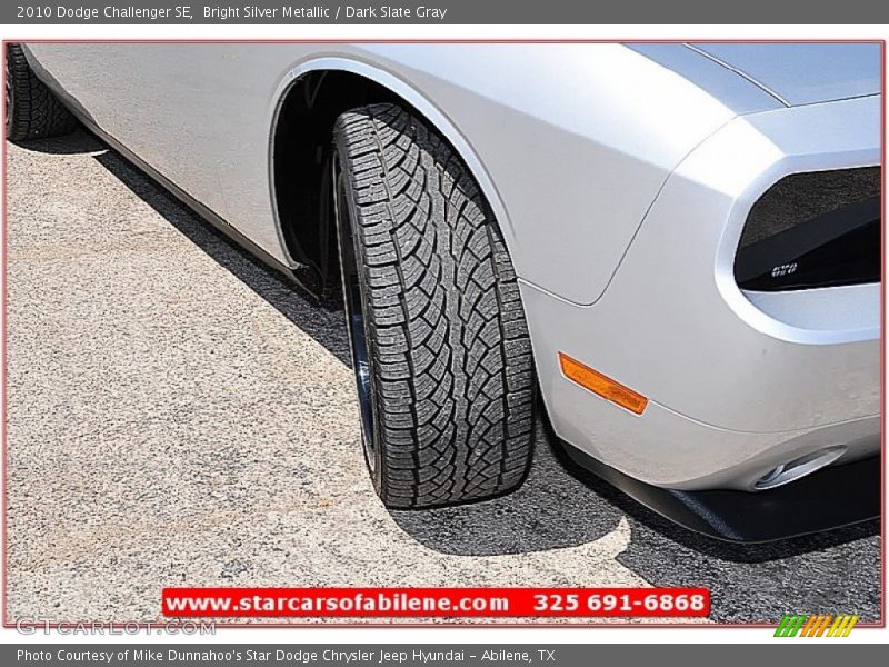 Bright Silver Metallic / Dark Slate Gray 2010 Dodge Challenger SE