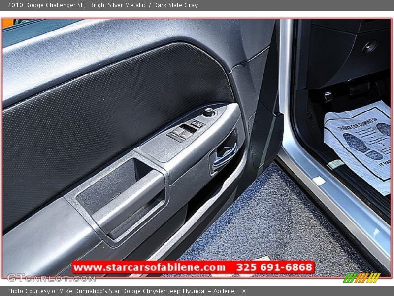 Bright Silver Metallic / Dark Slate Gray 2010 Dodge Challenger SE