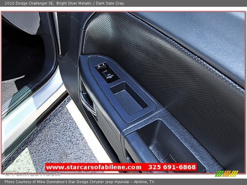 Bright Silver Metallic / Dark Slate Gray 2010 Dodge Challenger SE