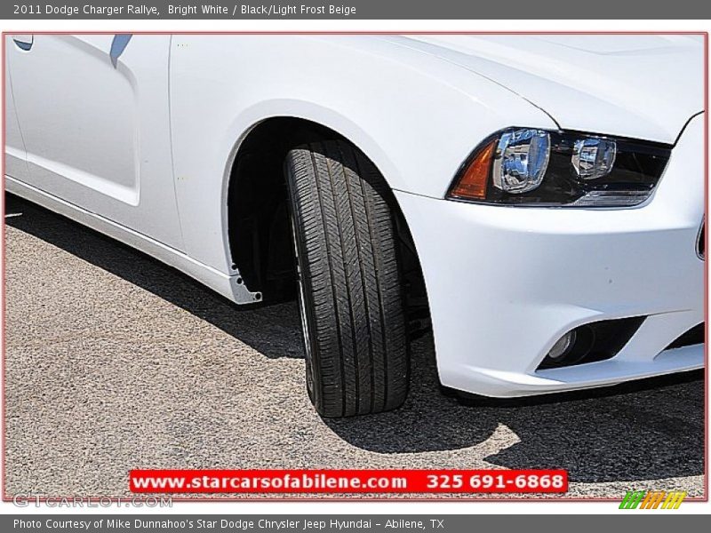 Bright White / Black/Light Frost Beige 2011 Dodge Charger Rallye