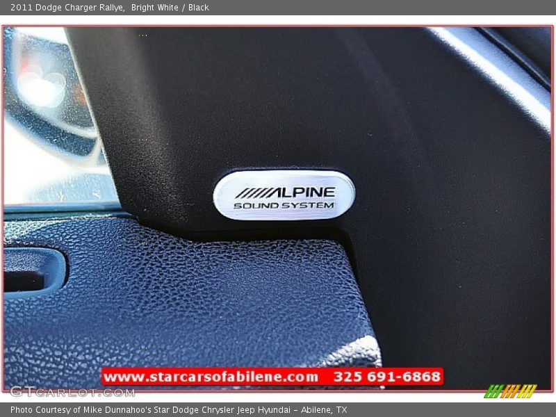 Bright White / Black 2011 Dodge Charger Rallye