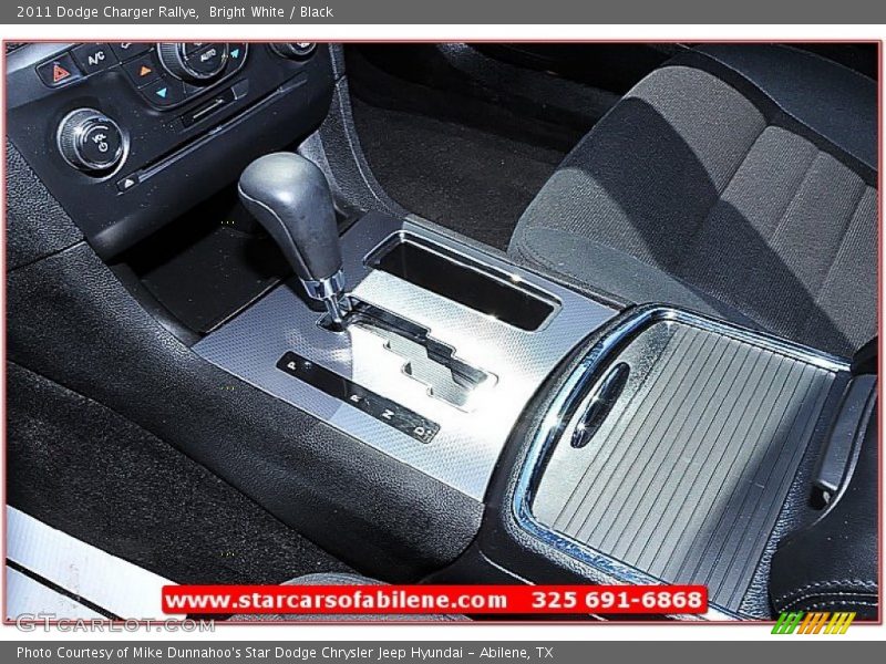 Bright White / Black 2011 Dodge Charger Rallye