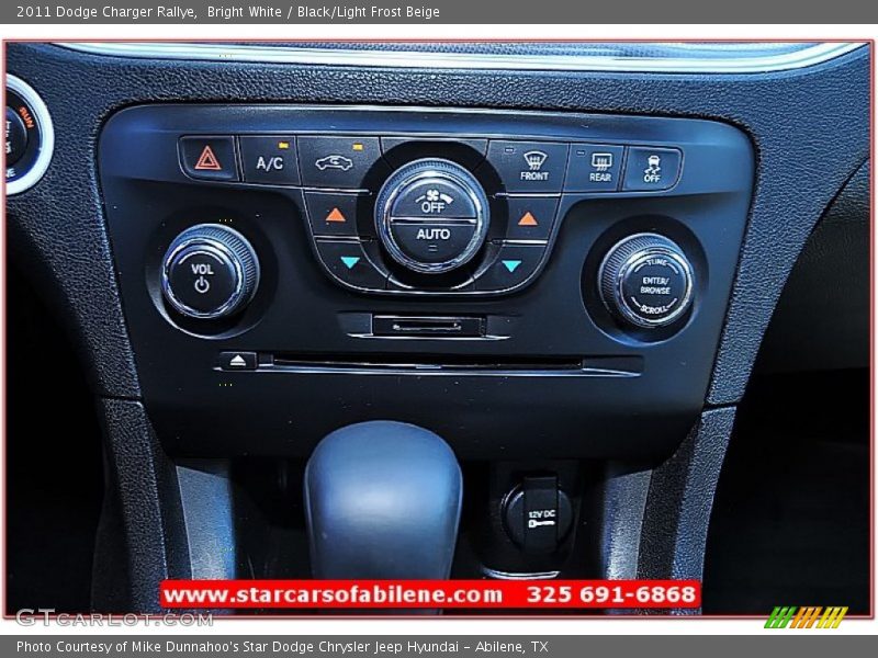 Bright White / Black/Light Frost Beige 2011 Dodge Charger Rallye