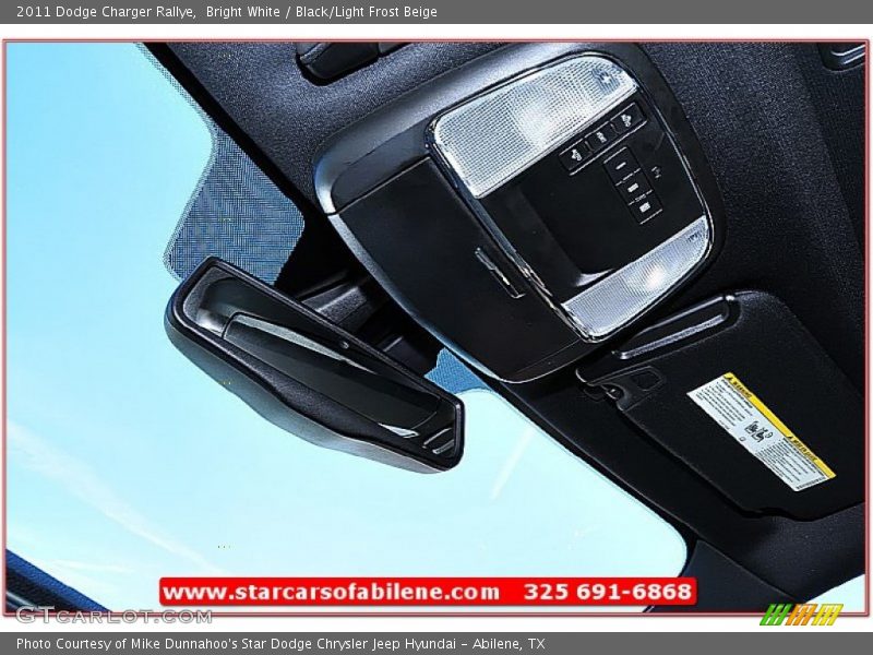 Bright White / Black/Light Frost Beige 2011 Dodge Charger Rallye