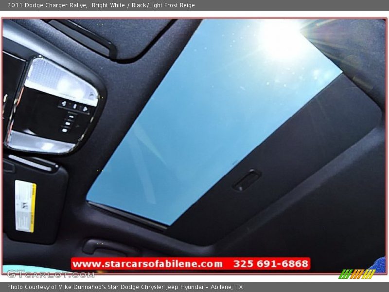 Bright White / Black/Light Frost Beige 2011 Dodge Charger Rallye