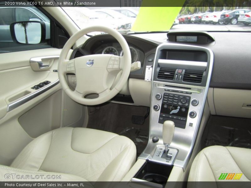 Ice White / Sandstone 2010 Volvo XC60 T6 AWD