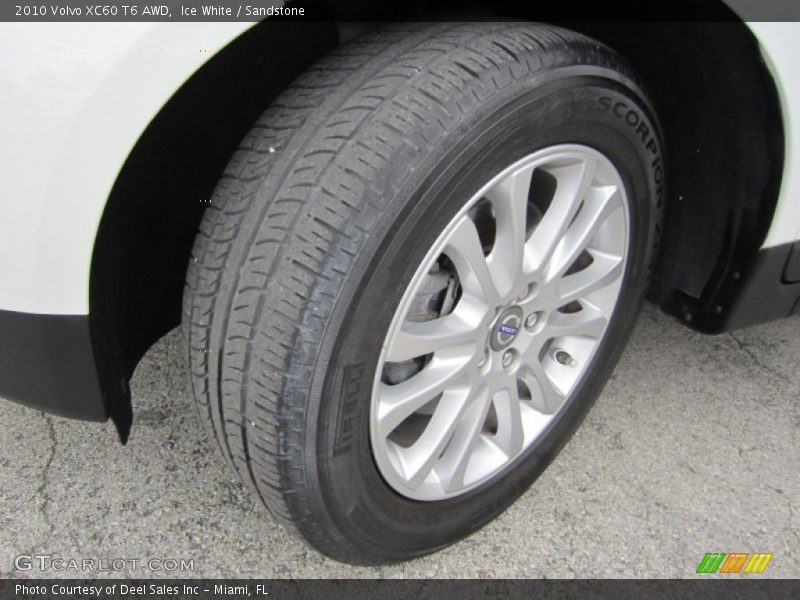 Ice White / Sandstone 2010 Volvo XC60 T6 AWD