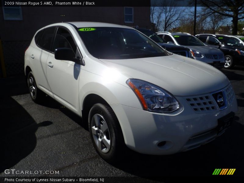 Phantom White / Black 2009 Nissan Rogue S AWD
