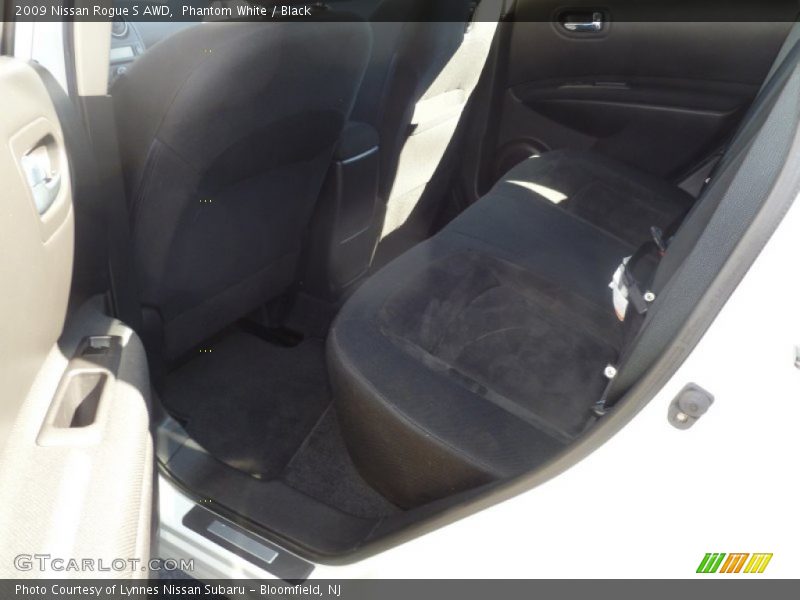 Phantom White / Black 2009 Nissan Rogue S AWD