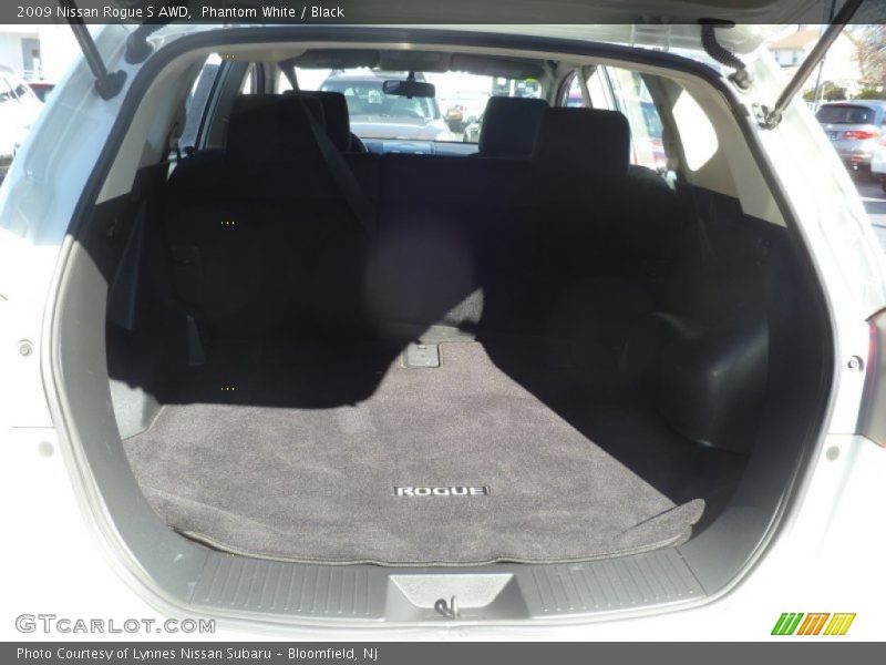 Phantom White / Black 2009 Nissan Rogue S AWD